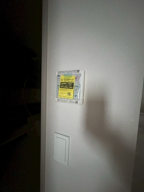 ����17