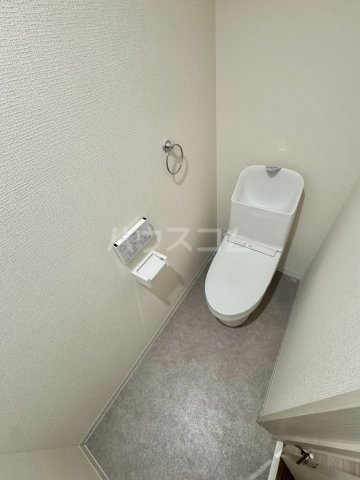 ����4