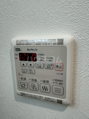 ����12