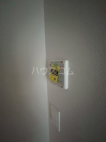 ����20