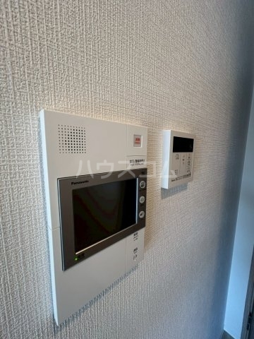 ����17
