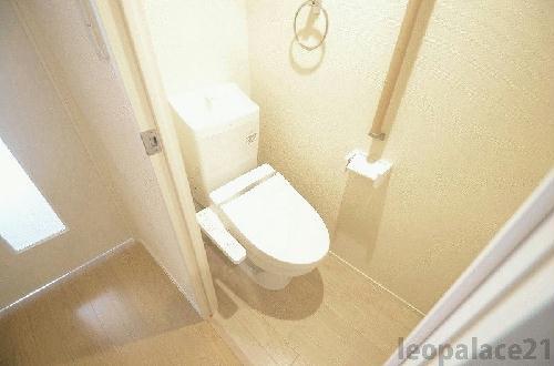 ����4