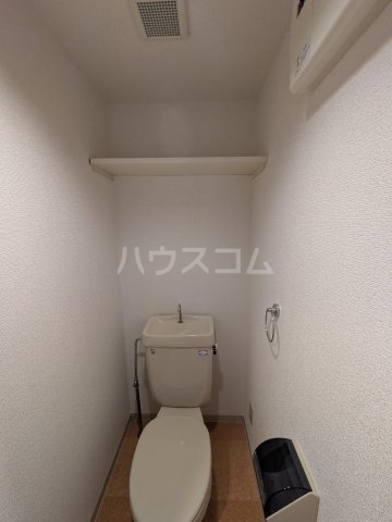 ����15