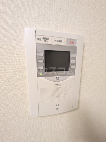 ����10