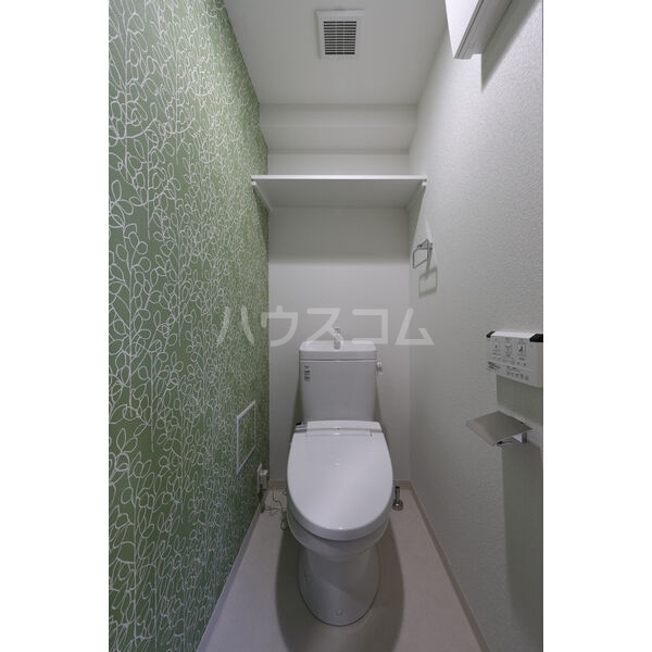 ����4