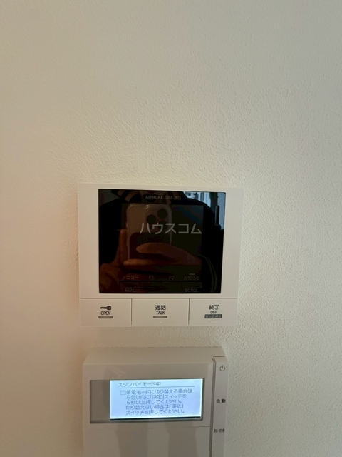 ����12