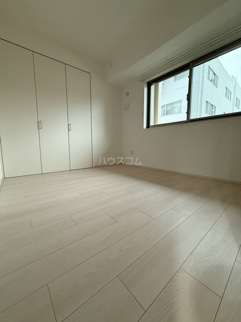 ����8