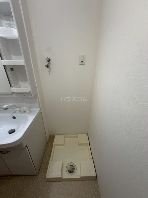 ����24