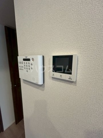 ����8