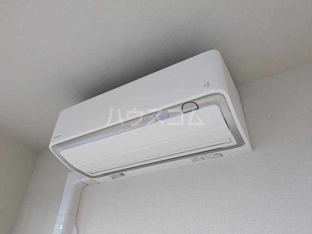 ����12