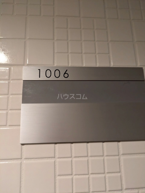 ����15
