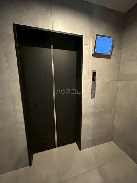 ����26