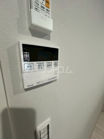 ����21