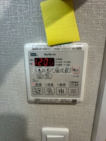 ����24