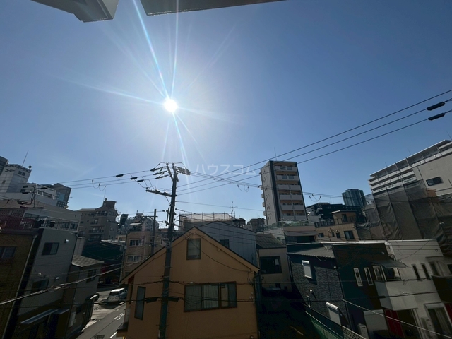 ����9