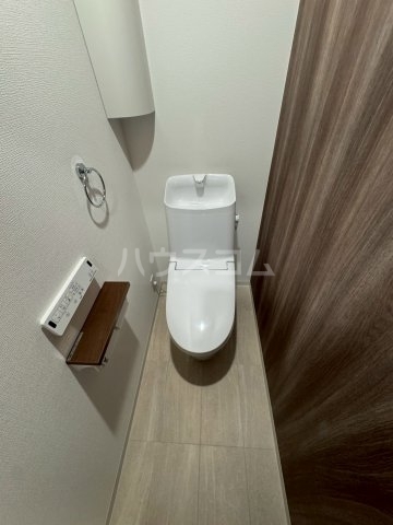 ����4