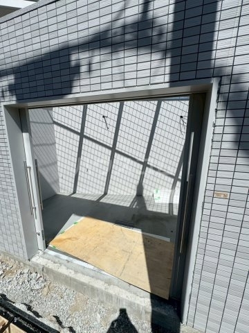 ����13