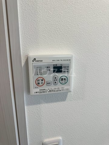 ����12