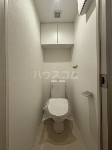 ����15