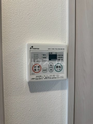 ����12