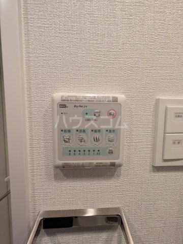 ����24