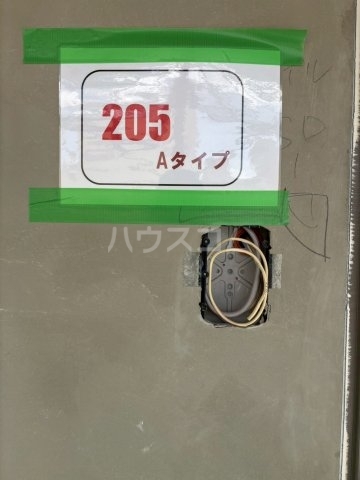����25