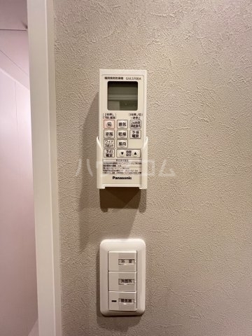 ����24
