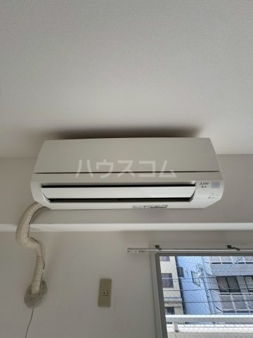 ����9