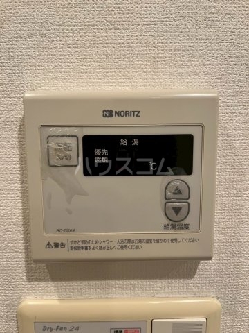 ����20