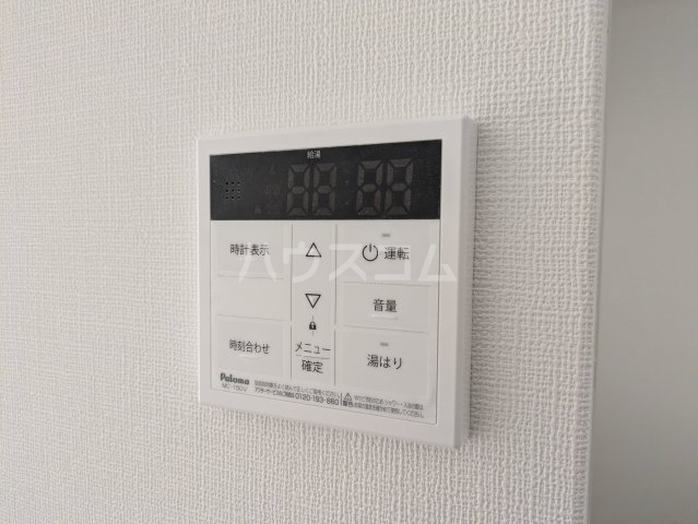 ����8