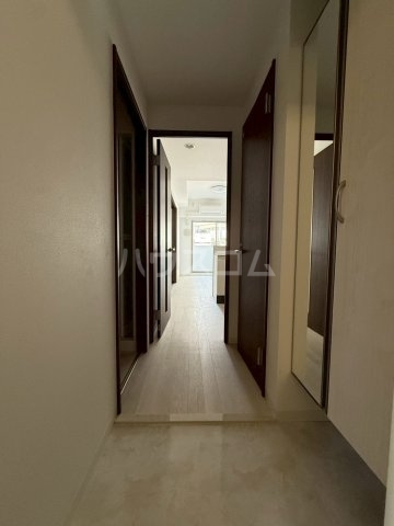 ����15