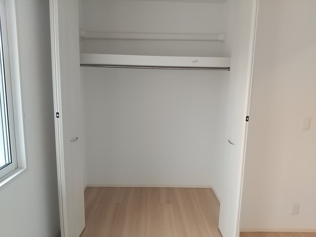 ����12