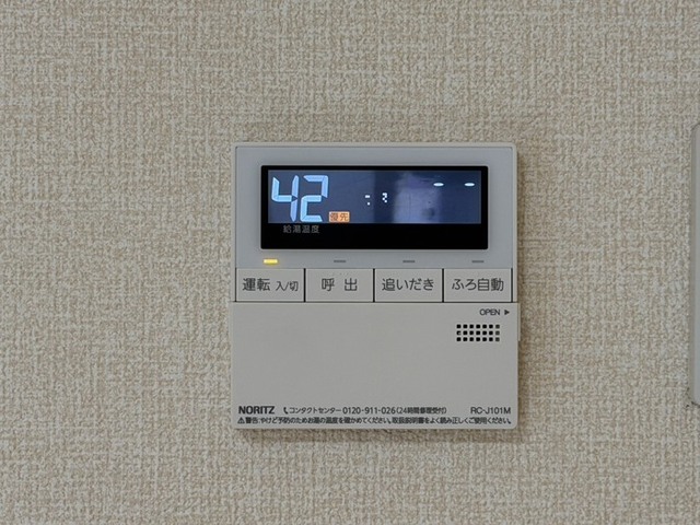 ����17