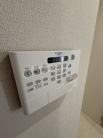 ����13
