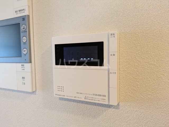 ����20