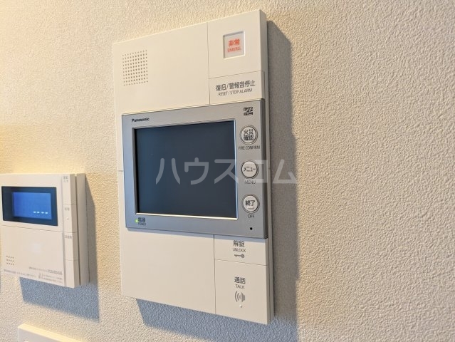 ����8