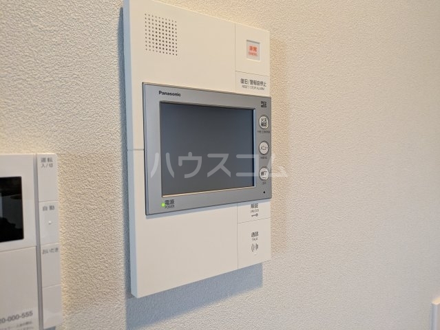 ����8