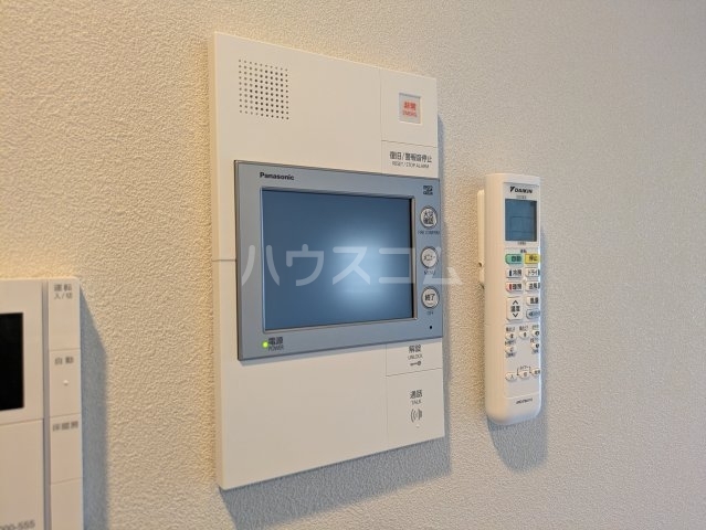 ����8