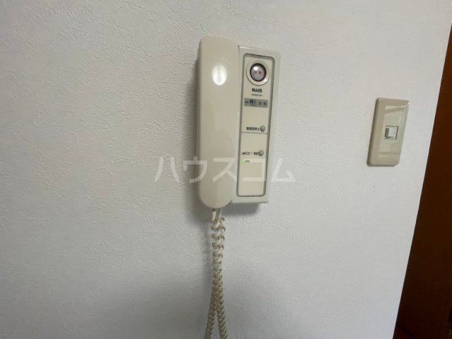 ����11