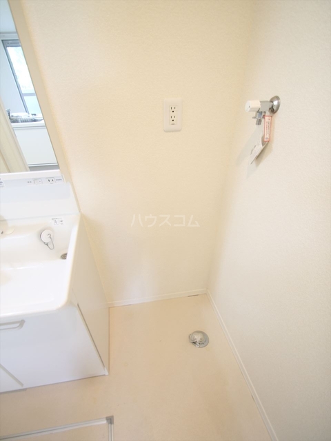 ����20
