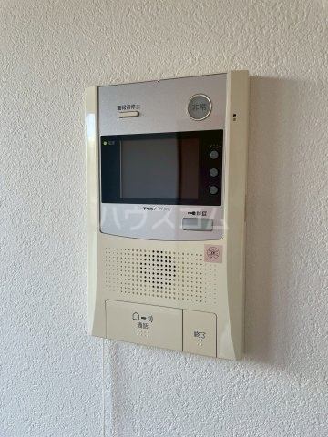 ����16