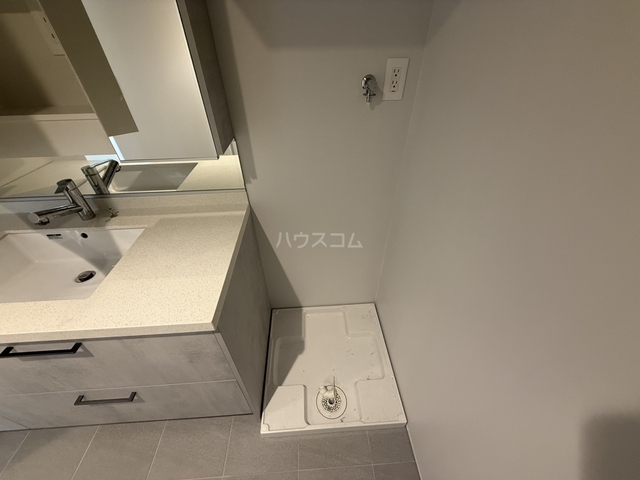 ����21