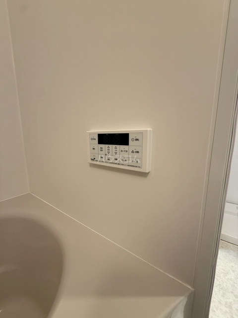 ����23