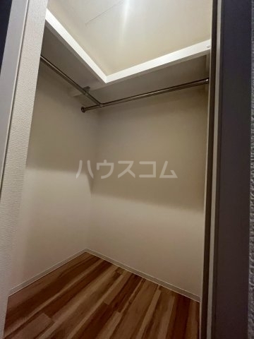 ����9