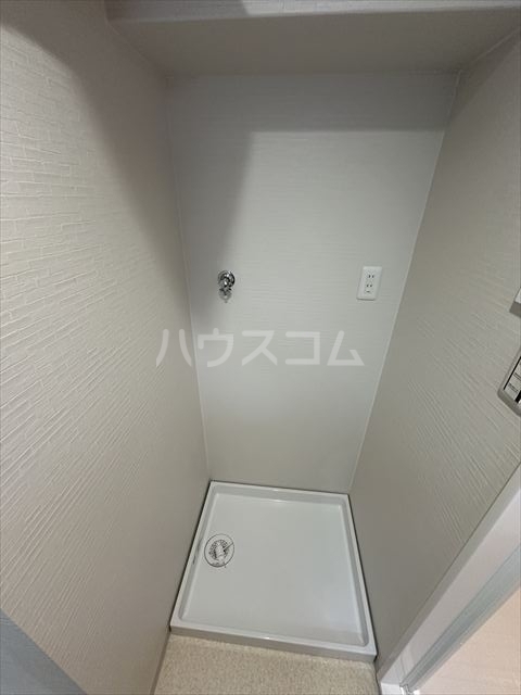 ����12