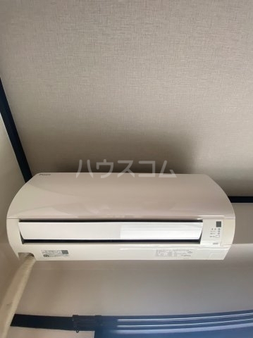 ����12
