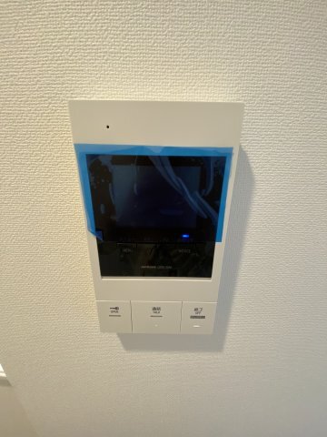 ����3