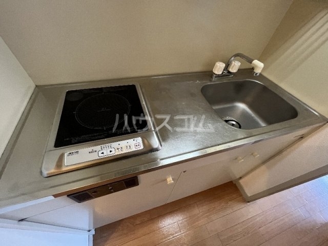 ����5