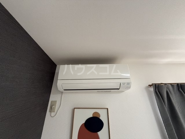 ����12