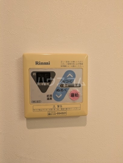����15